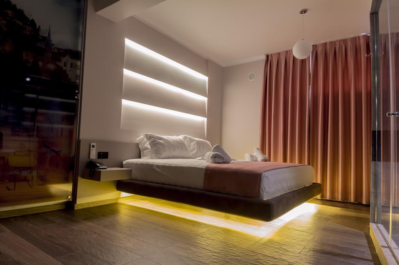 Hotel Pandora Residence Tirana Exteriör bild